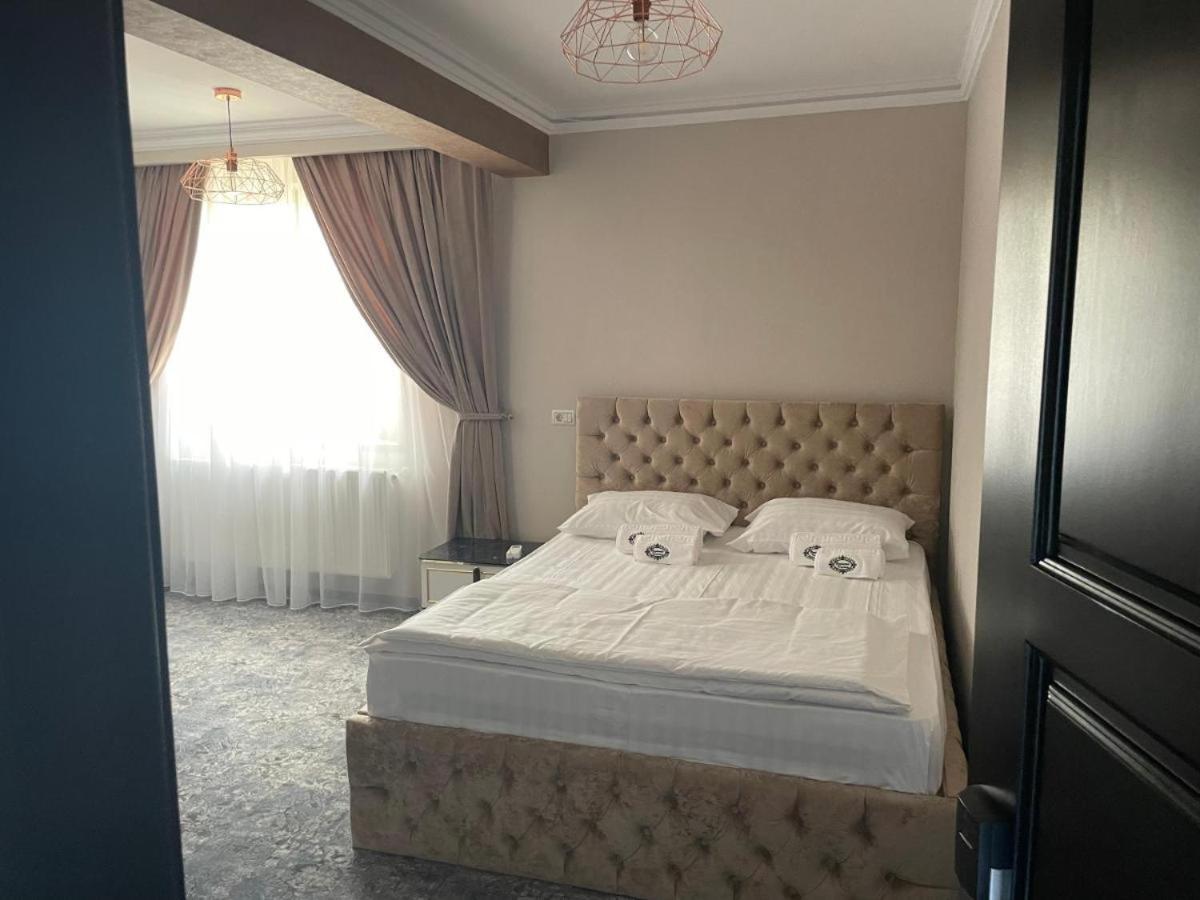 Pensiunea Ramina Hotel Adjud Ngoại thất bức ảnh